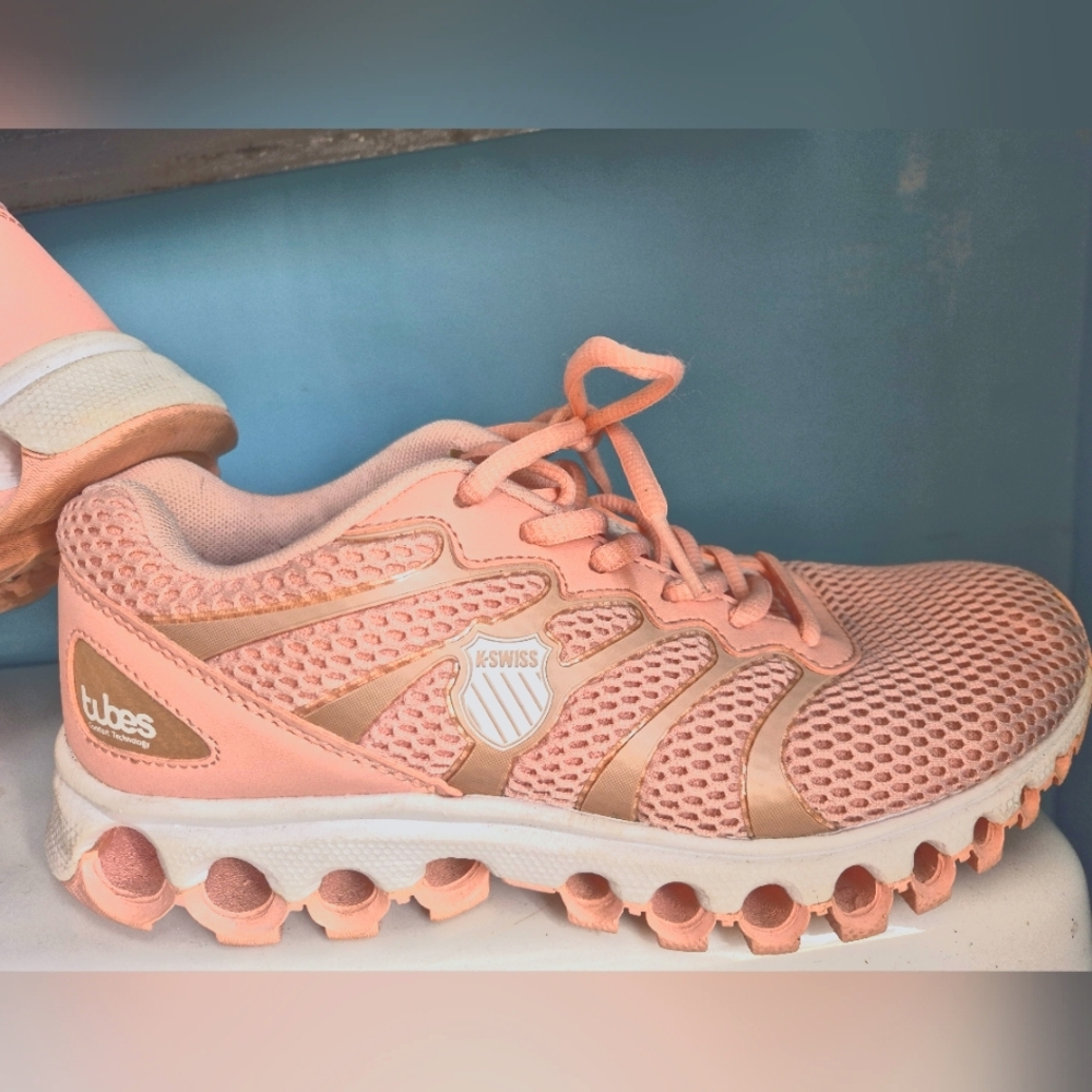 K-Swiss Women's Pink Athletic Shoes